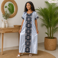 Robe longue bleu argenté à motifs graphiques noirs et blancs
