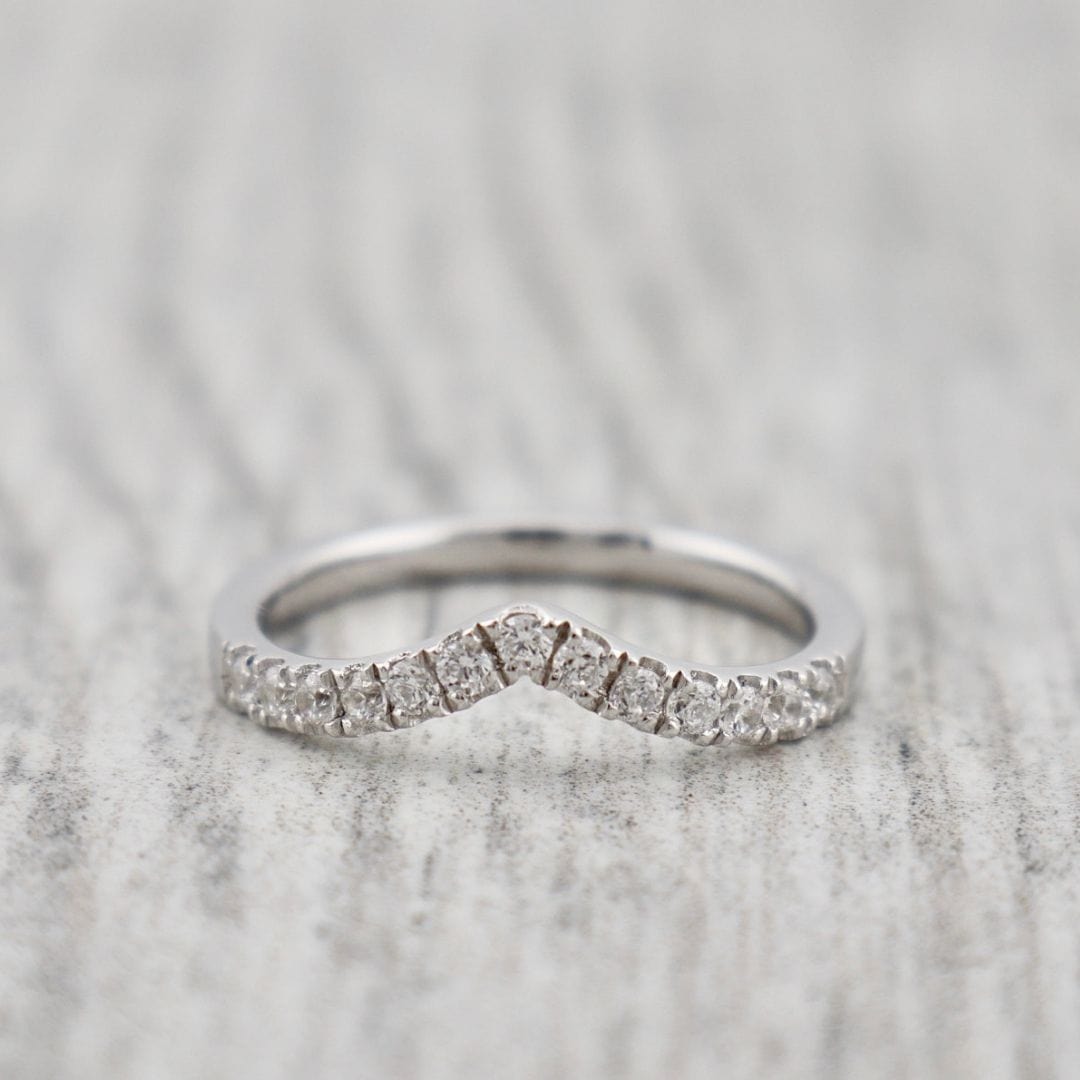 Bague V en argent sterling