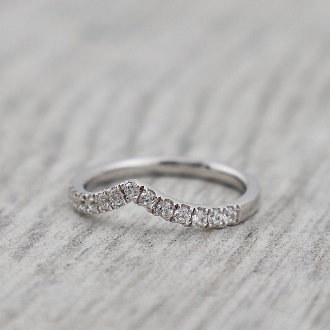 Bague V en argent sterling