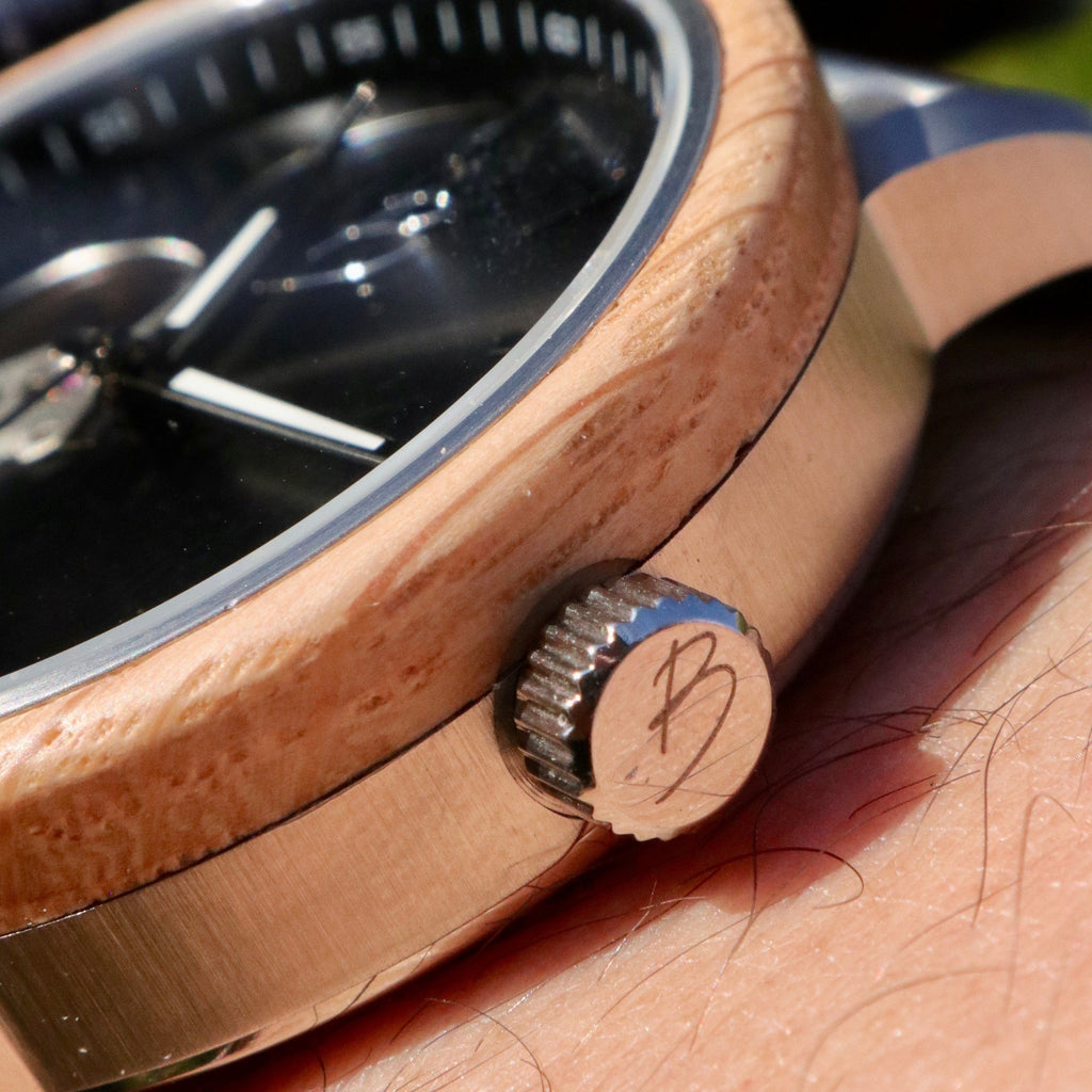 Montre Bürgi en bois de baril de whisky recyclé